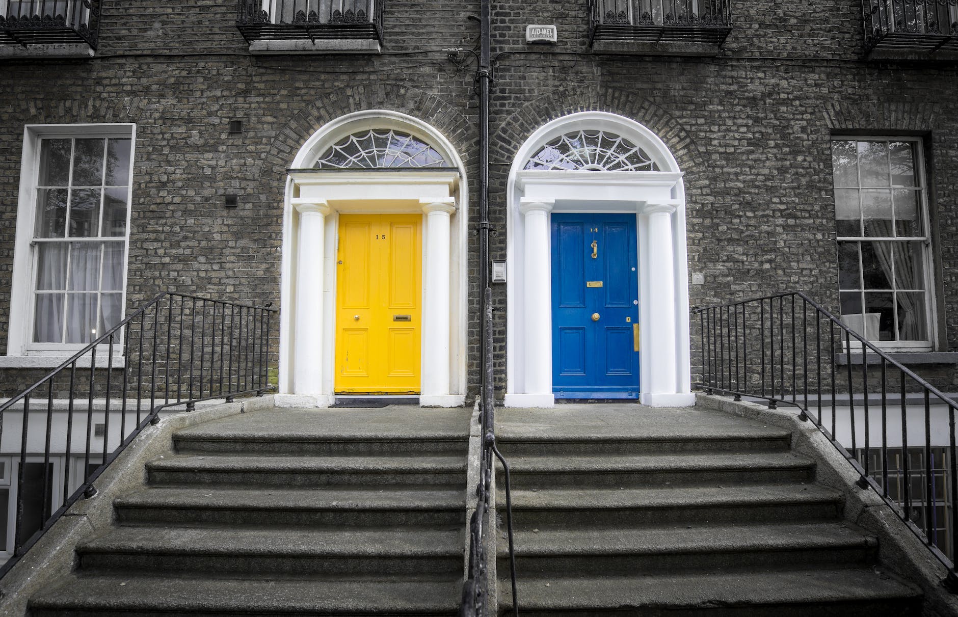 Neighborly Bonds: Being a Good Neighbor