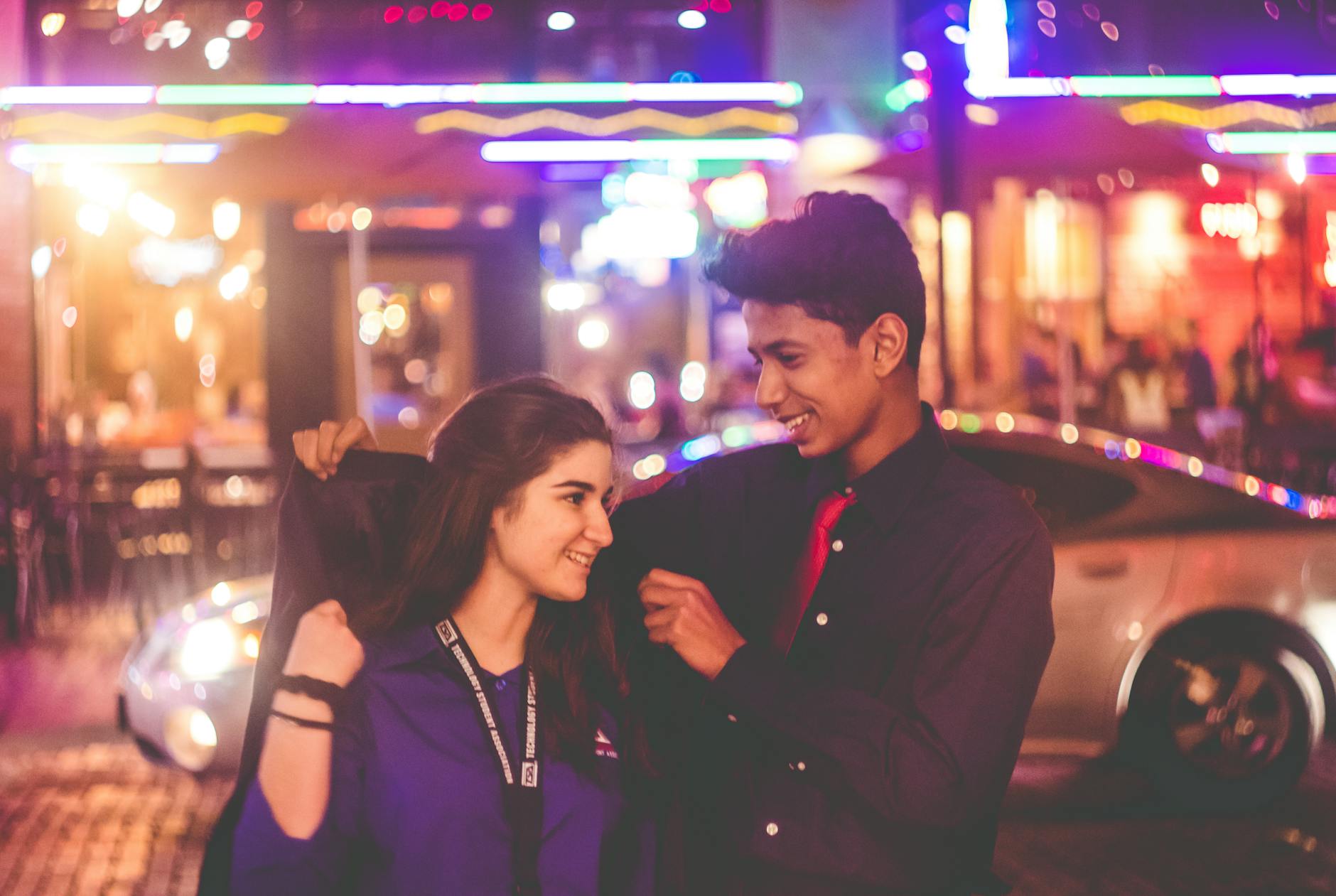 The Delicate Dance: Deciding When to Introduce Your Date to Family Occasions