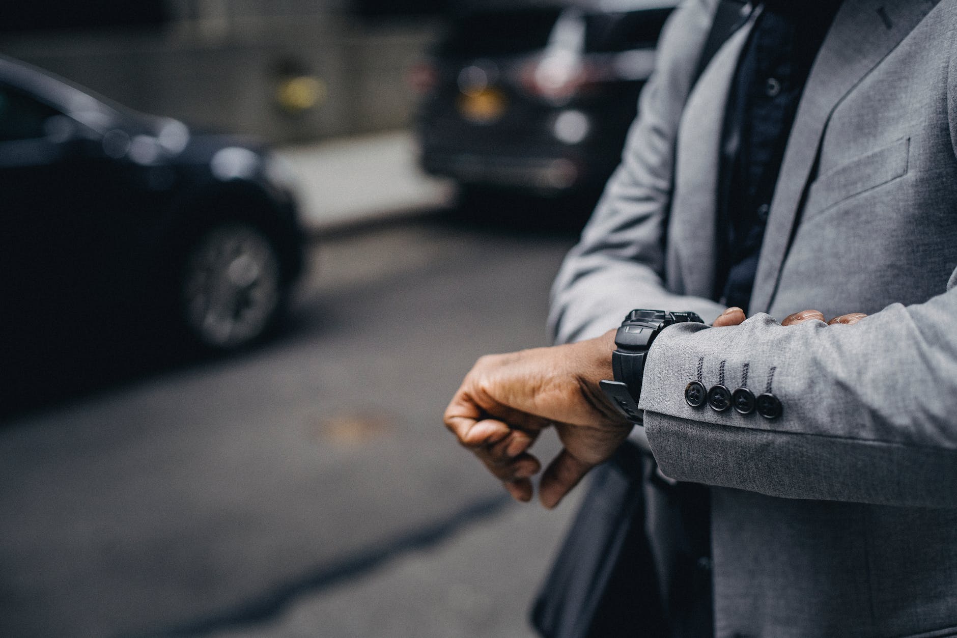 Unlocking Street Wisdom: 10 Habits That Set Street-Smart Individuals Apart