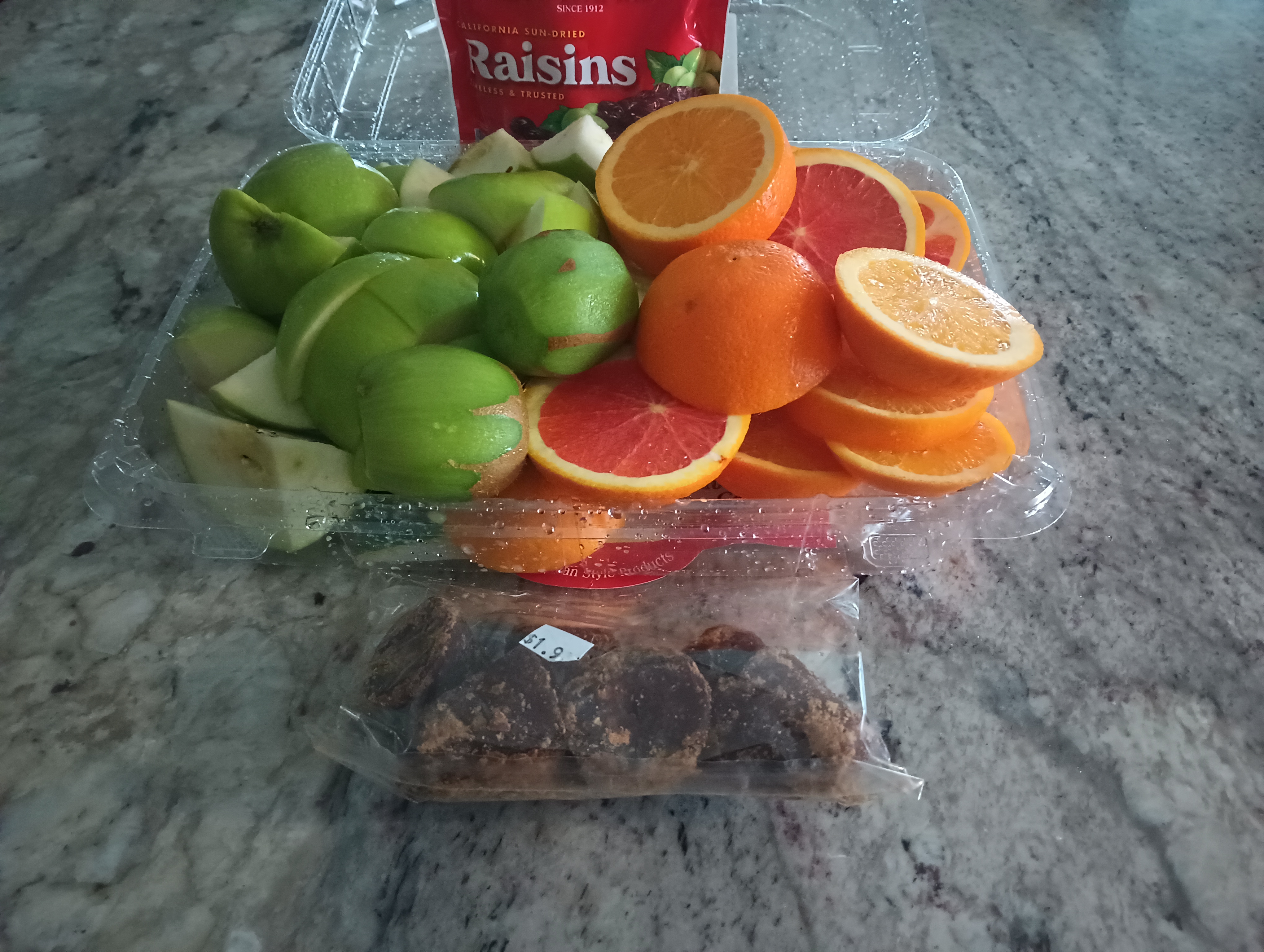 Mexican Ponche – Oranges, Apples, Kiwis, and Cinnamon Punch: A Delicious Twist