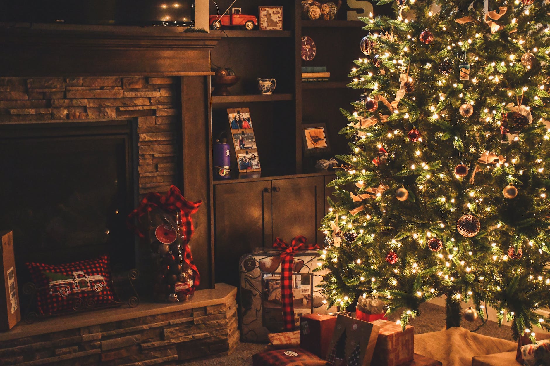 25 Activities for a Memorable Christmas Day with Your Family