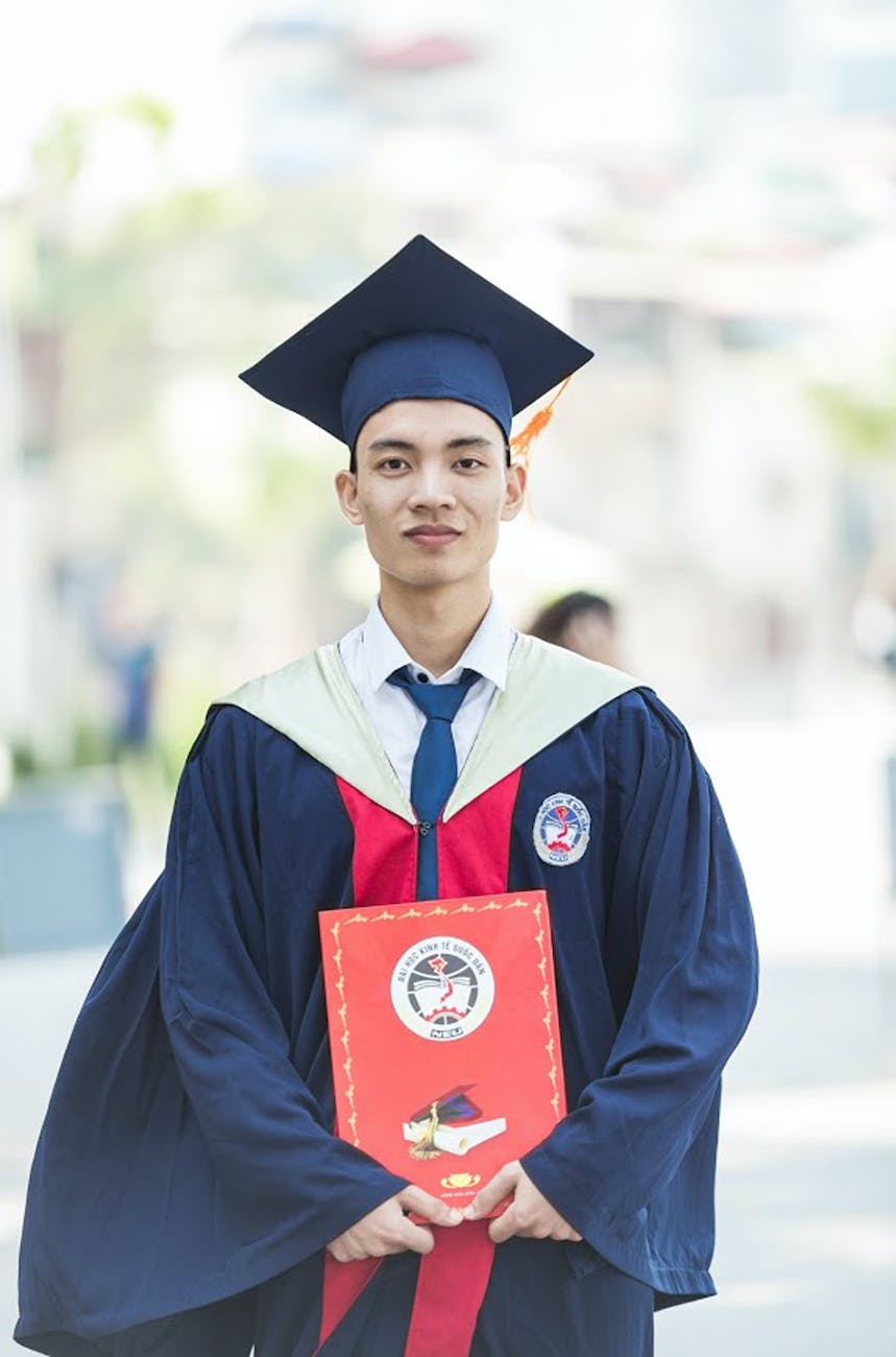 Why Is It Important to Pay Off Student Loans?