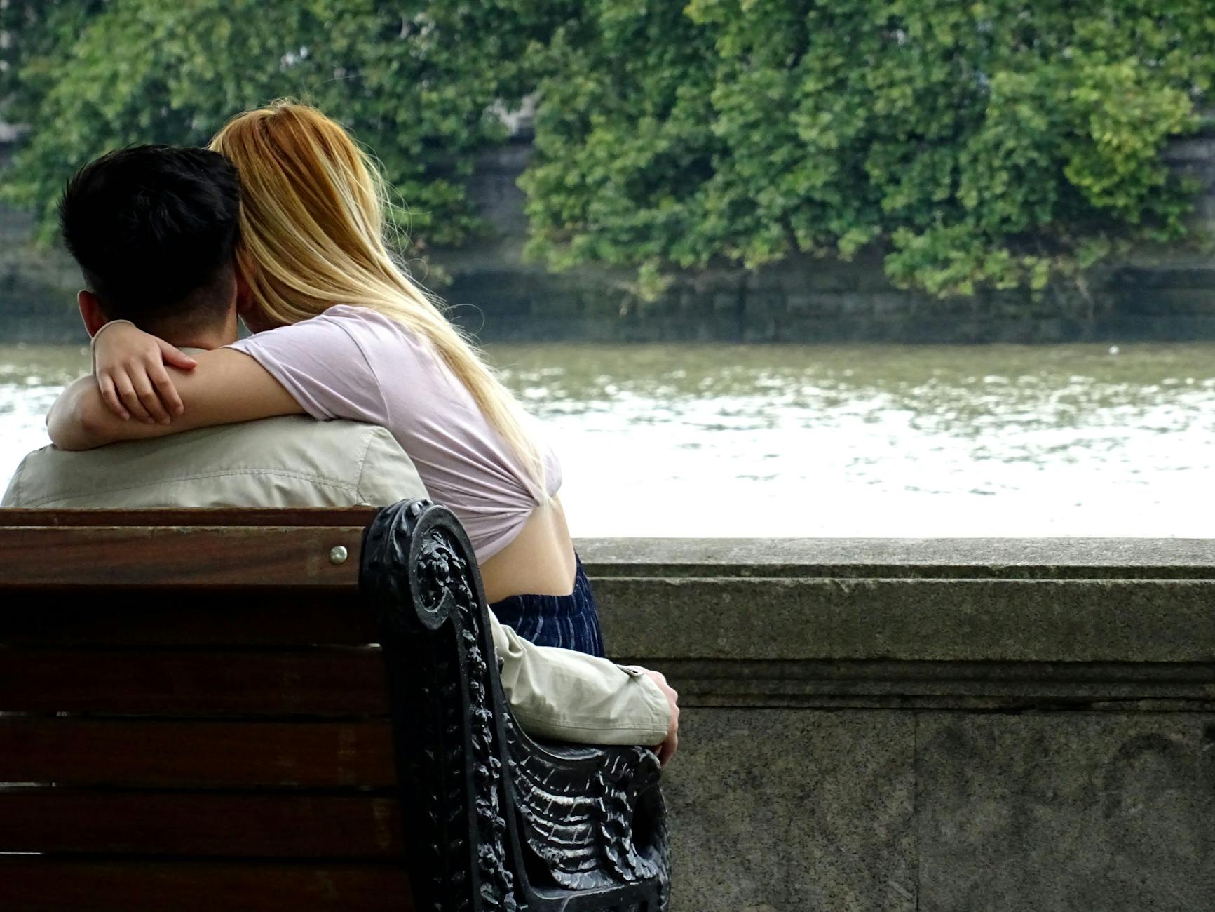 Is It Okay to Stay in Touch with Your Ex When You’re in a Serious Relationship?