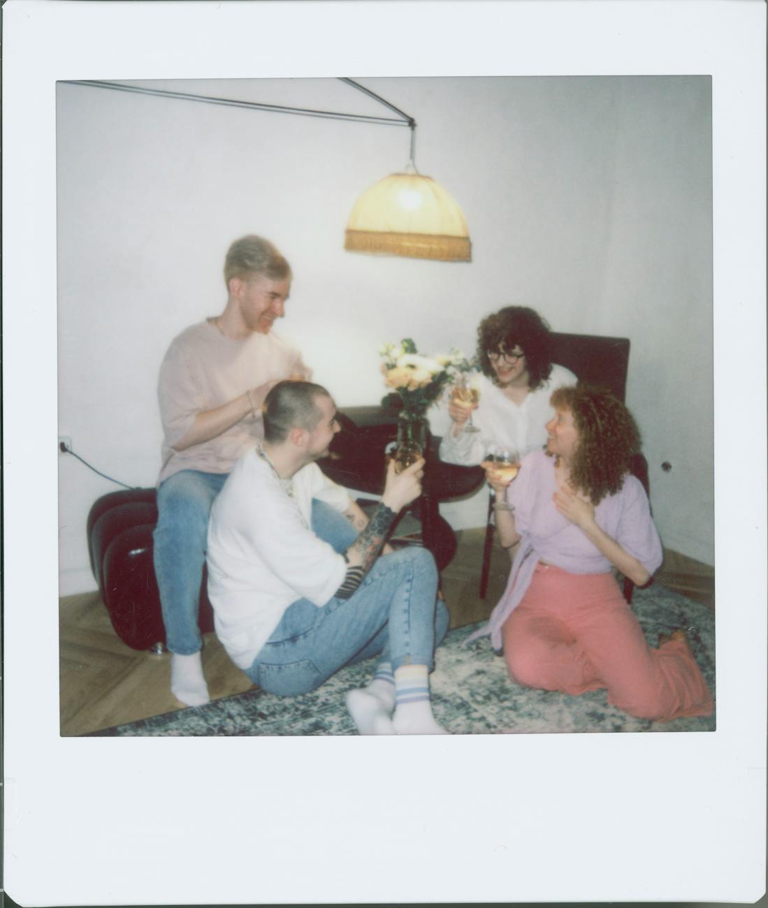 Should You Worry About Your Partner’s Group Chats? Here’s When It Matters